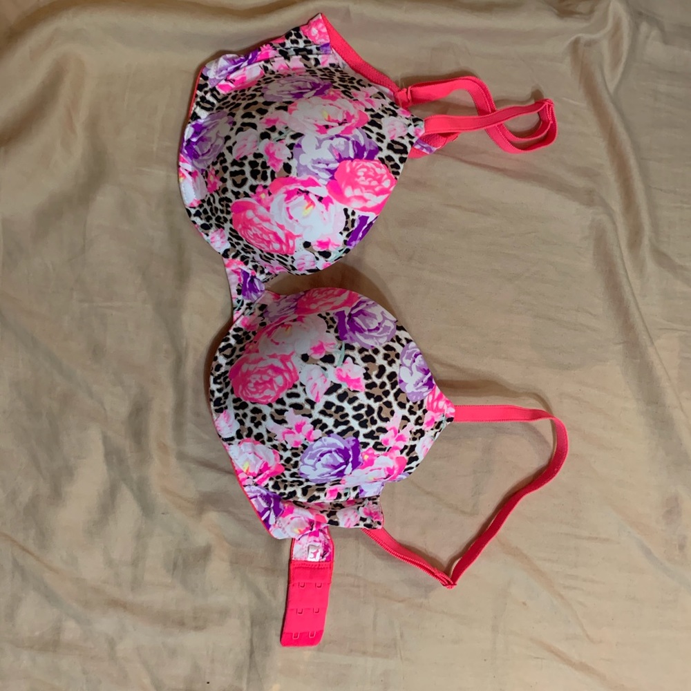 VS never worn 36C bra